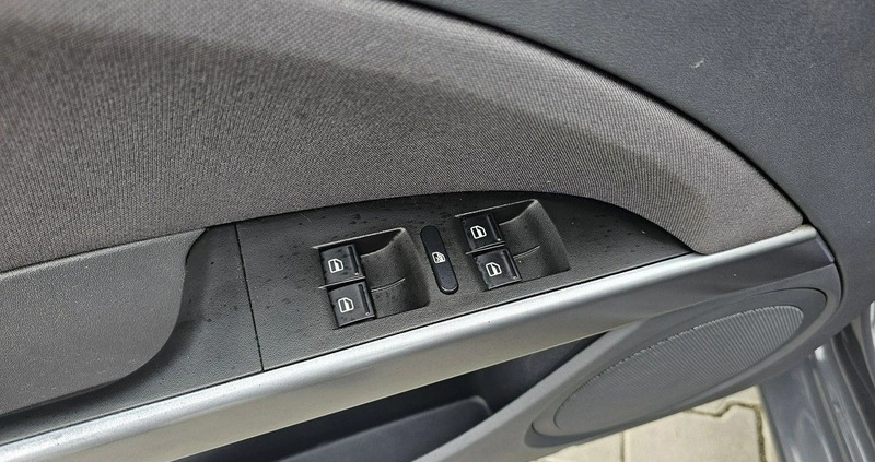 Seat Leon cena 22900 przebieg: 209000, rok produkcji 2010 z Krosno Odrzańskie małe 232